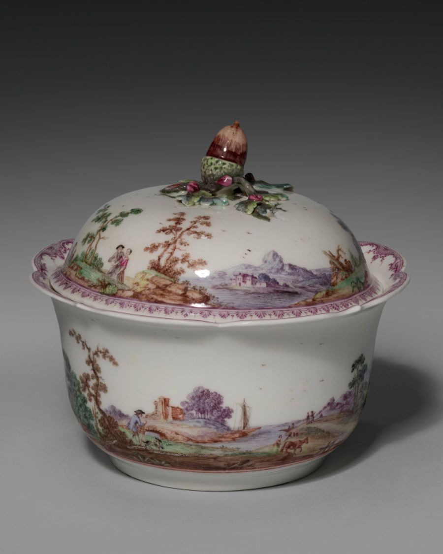 Coupe en porcelaine, Louis XV