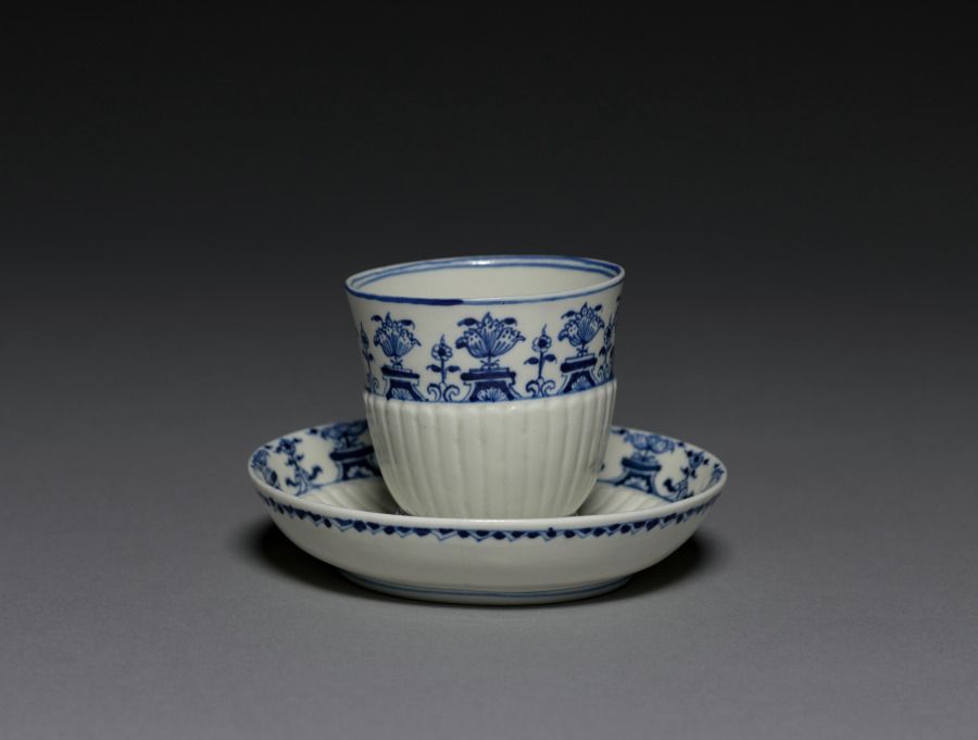 Tasse et sous-tasse en porcelaine, Louis XIV