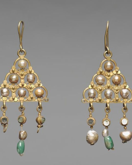 Lustre en verre, Moyen Âge