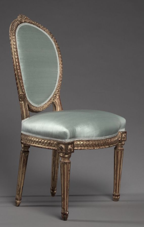Chaise en bois doré, Louis XV