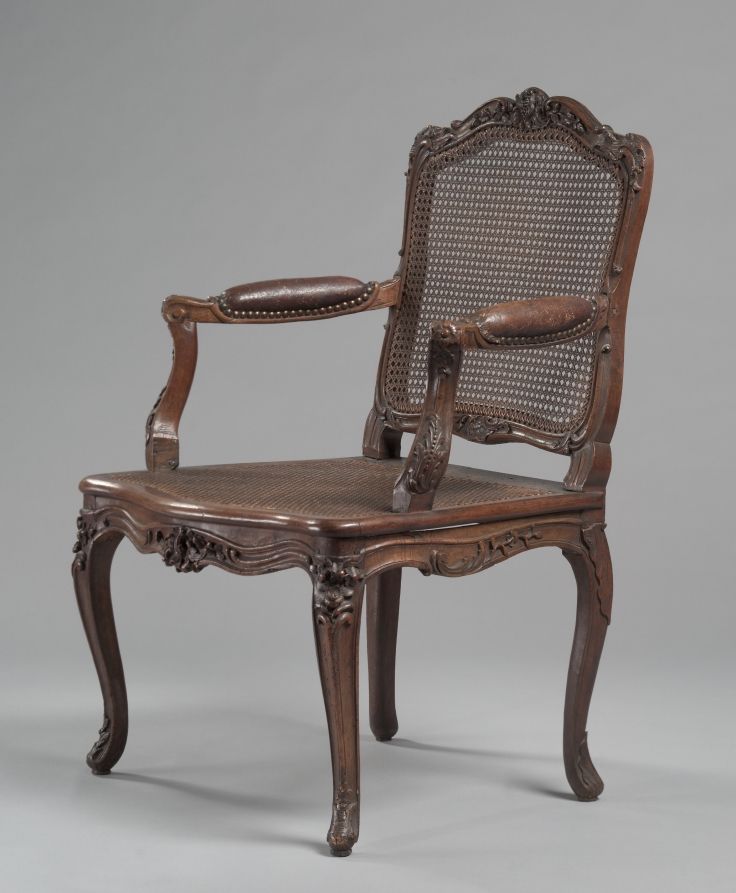 Fauteuil en cannage, Louis XV