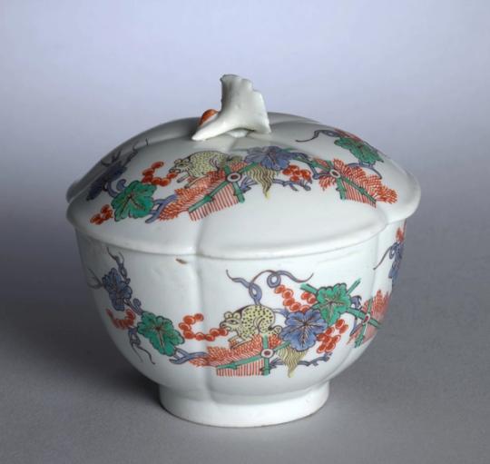 Coupe en porcelaine, Louis XV