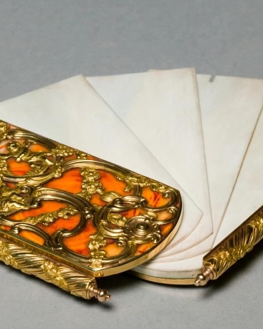 Miroir en bois doré et verre, XVIIIe siècle