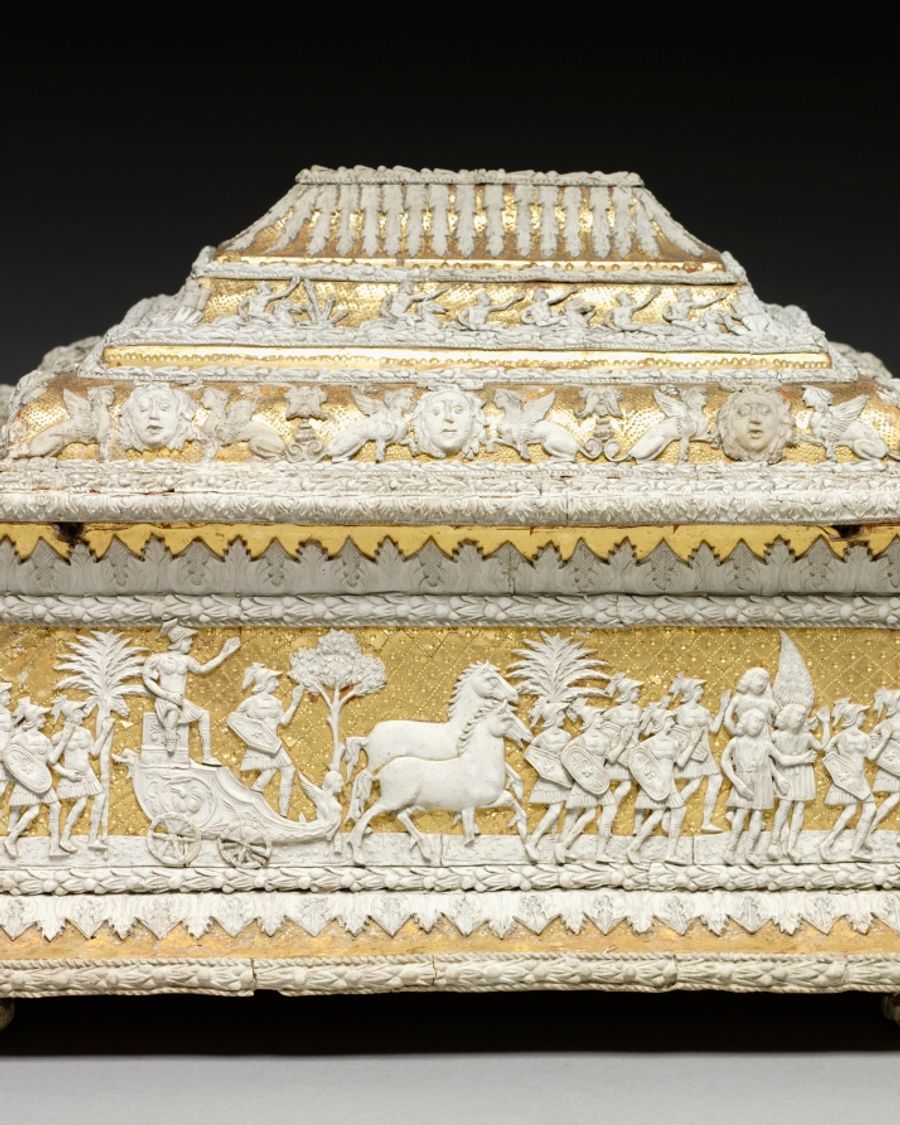 Coffret en bois doré, Renaissance