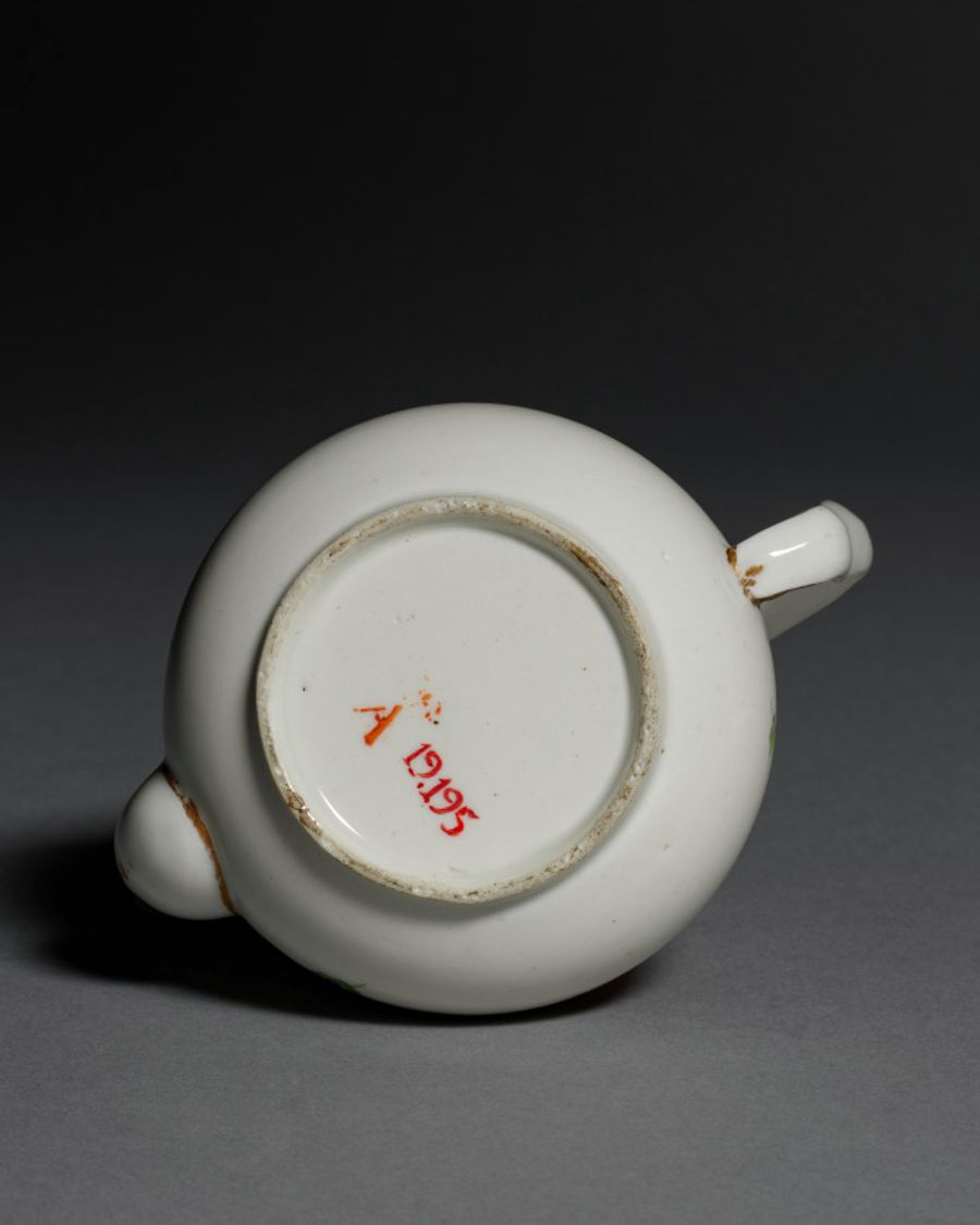 Théière en porcelaine, Louis XVI