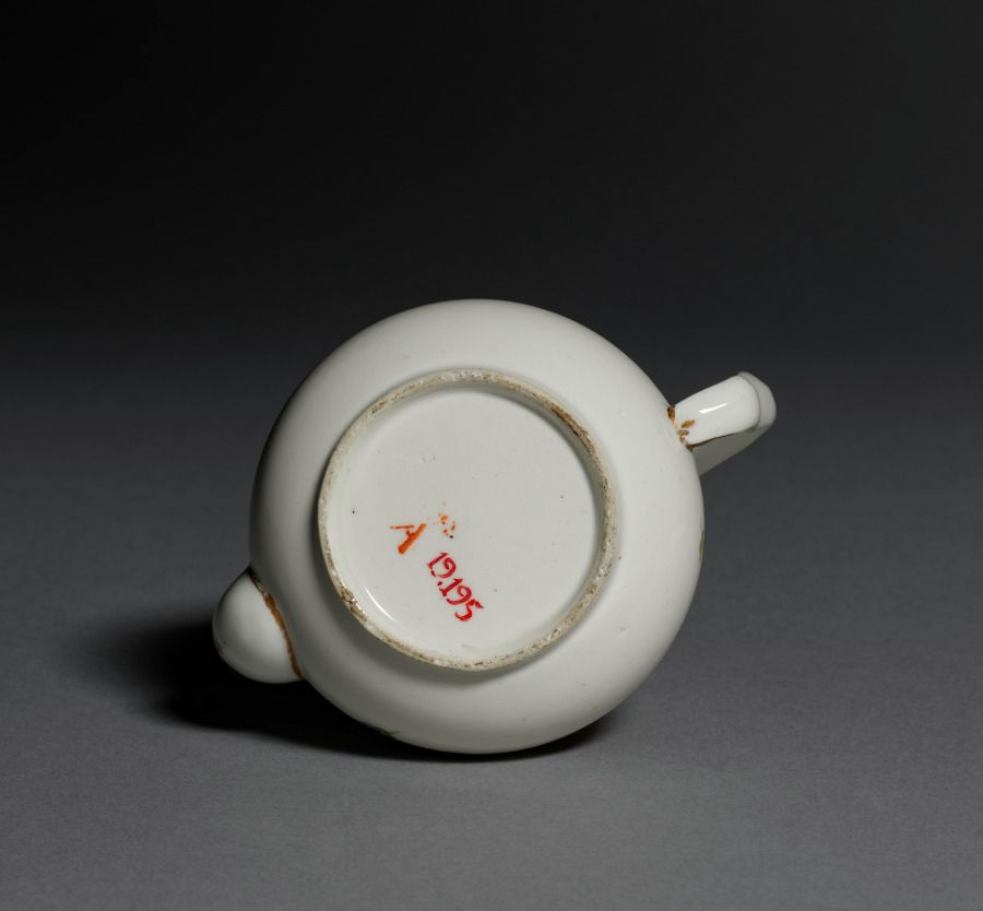 Théière en porcelaine, Louis XVI