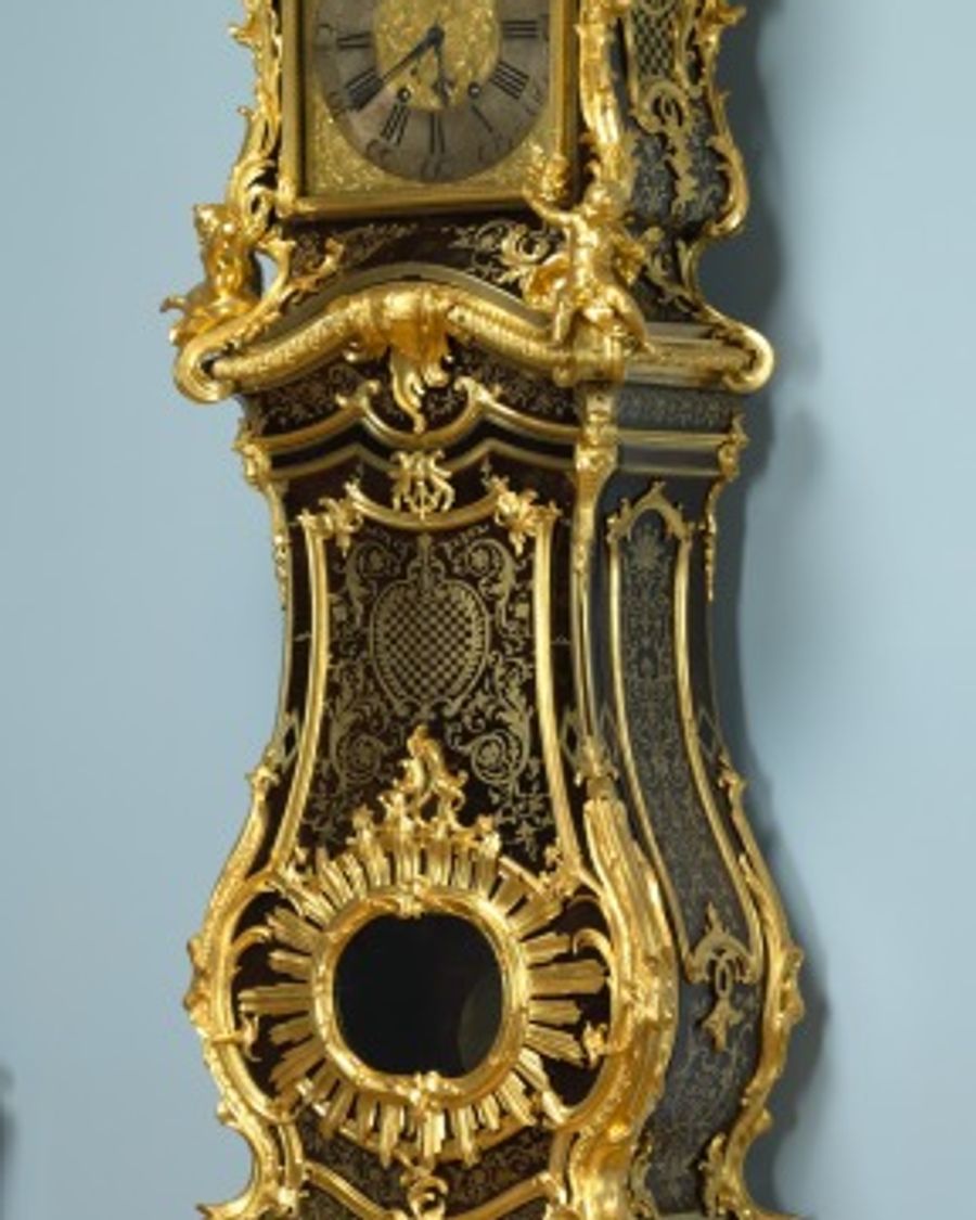 Pendule en placage et bronze, Louis XV