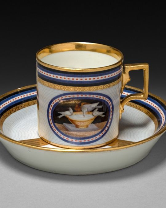 Tasse et sous-tasse en porcelaine, XIXe siècle