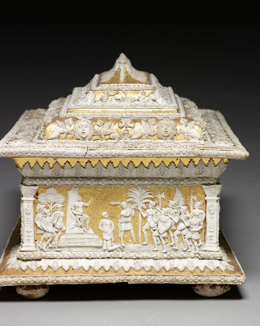 Coffret en bois doré, Renaissance