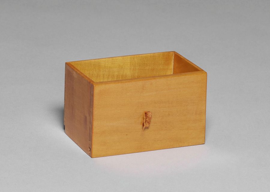 Table en noyer et acajou, XIXe siècle