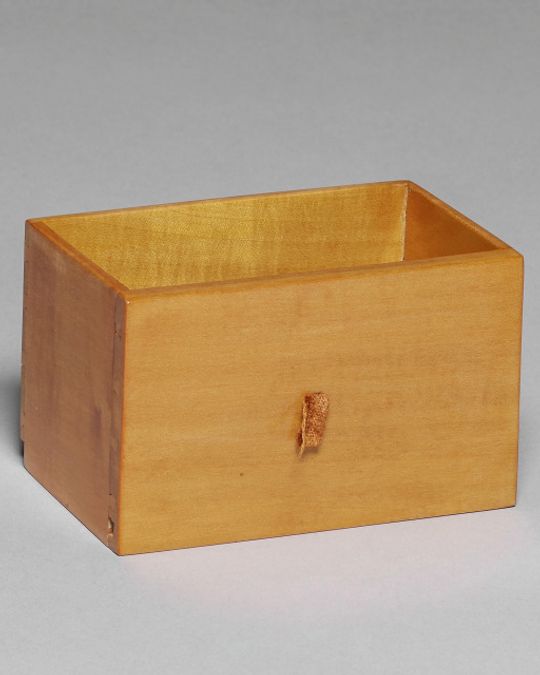 Table en noyer et acajou, XIXe siècle