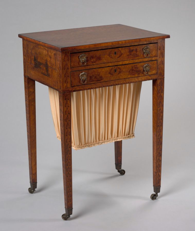 Table en laiton, Empire
