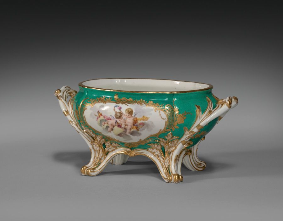 Soupière en porcelaine, Louis XV