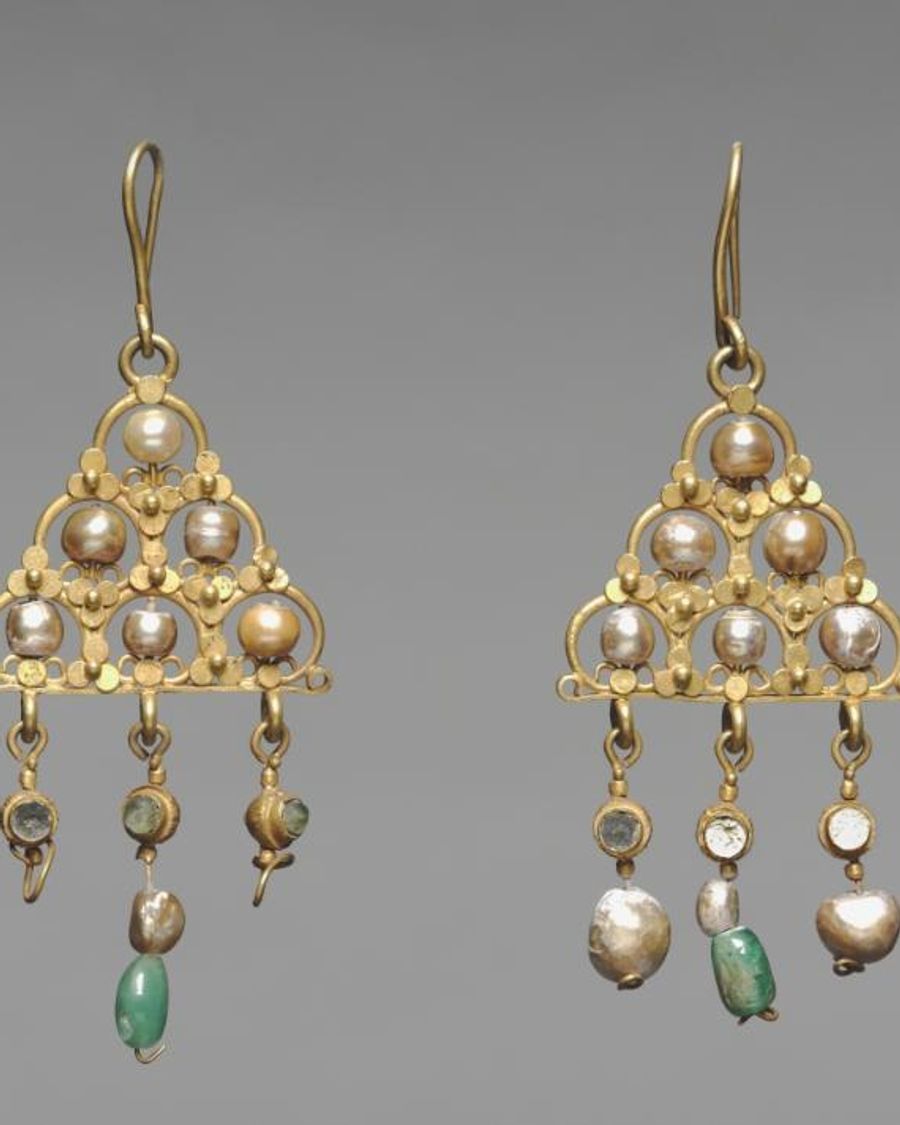 Lustre en verre, Moyen Âge