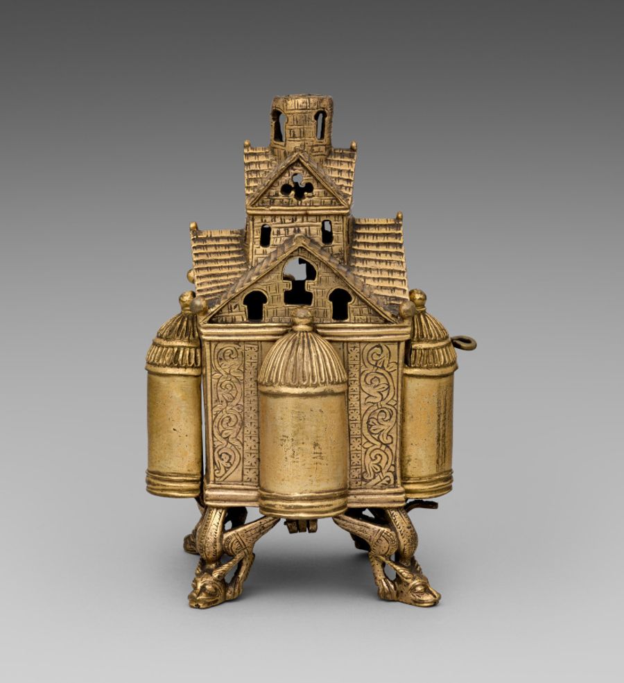 Lanterne en bronze, Moyen Âge