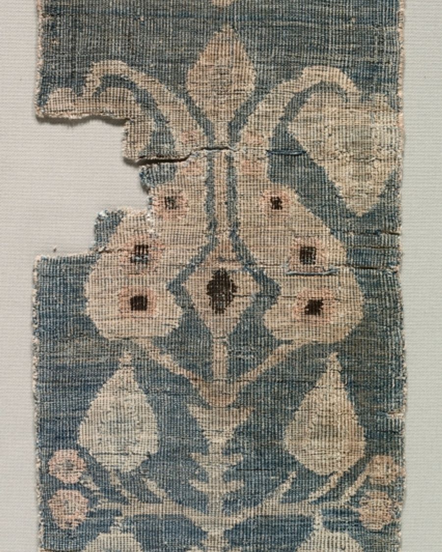 Tapis en laine, Moyen Âge