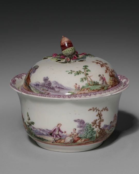Coupe en porcelaine, Louis XV