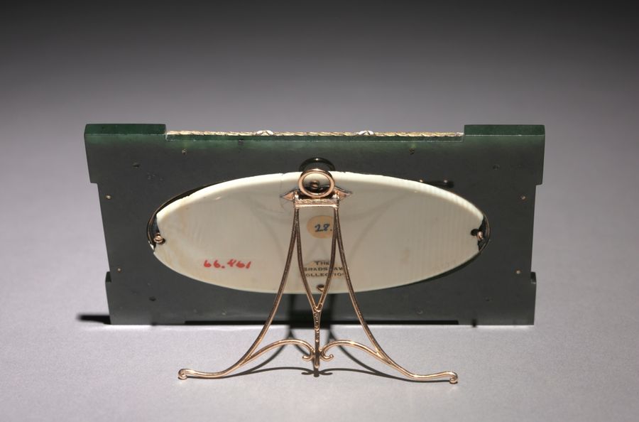 Cadre en bois doré, Art nouveau