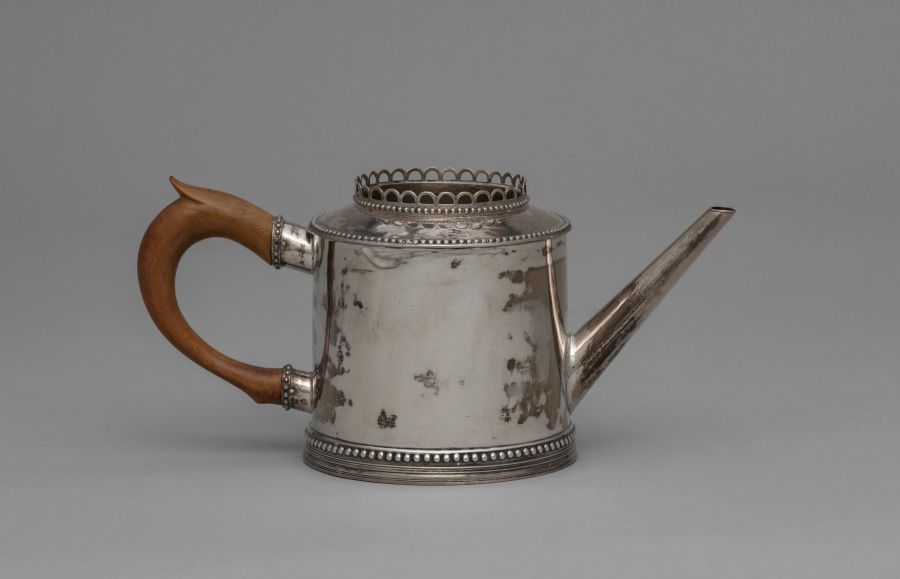 Théière en argent, Louis XVI