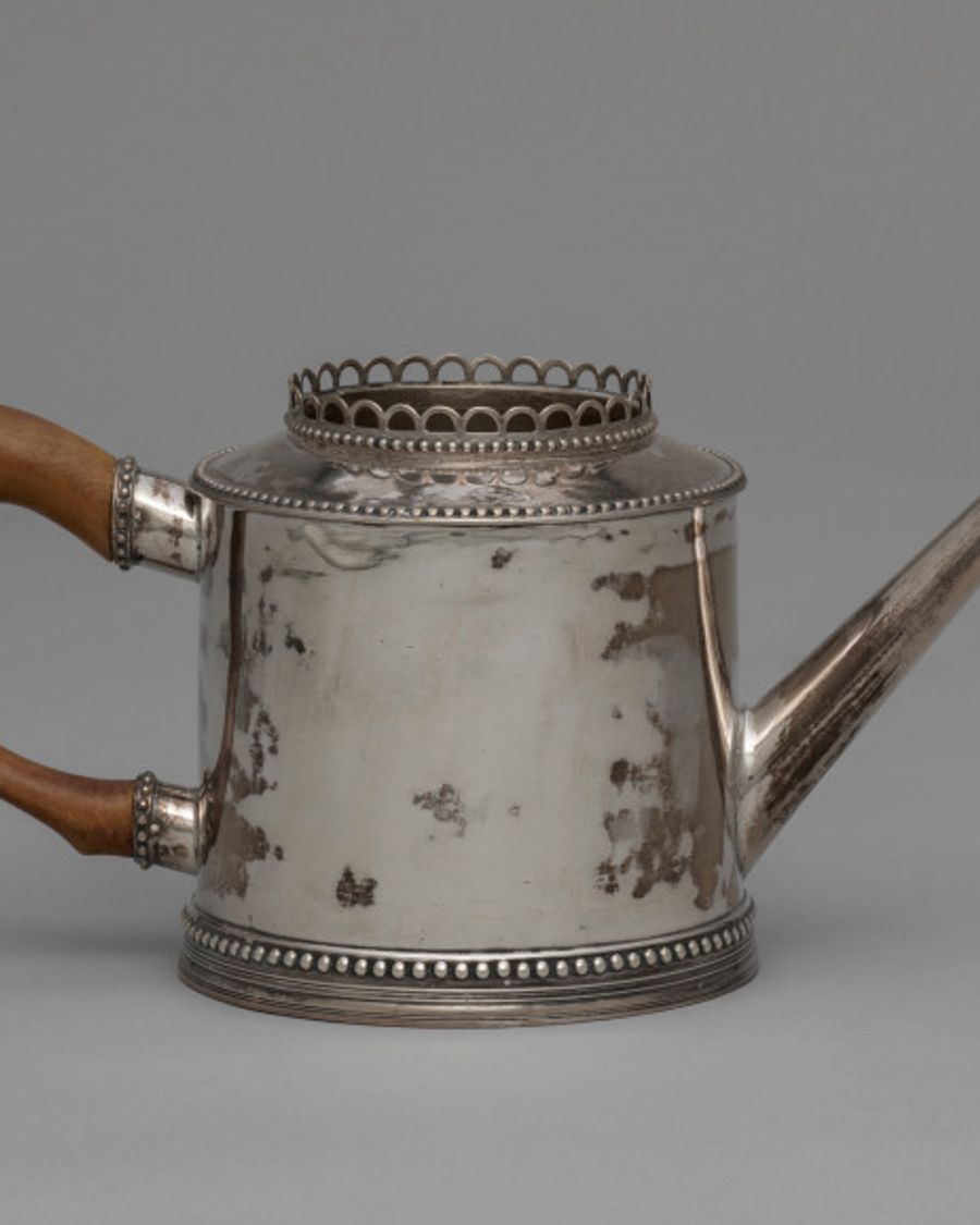 Théière en argent, Louis XVI