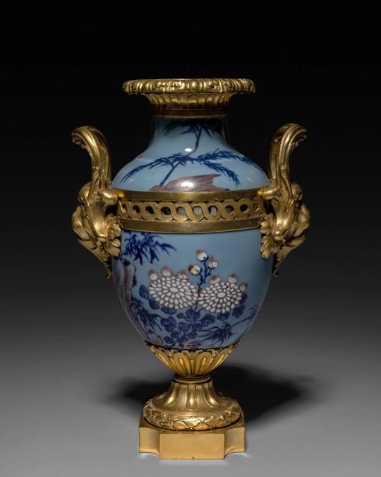Commode en bronze et porcelaine, Louis XV