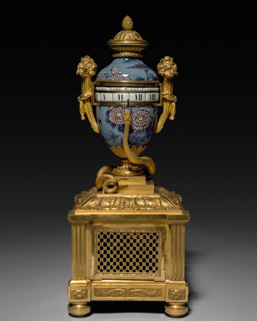 Commode en bronze et porcelaine, Louis XV