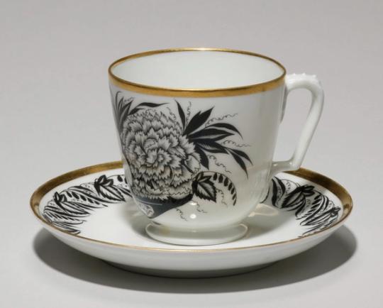 Tasse et sous-tasse en porcelaine, Art nouveau