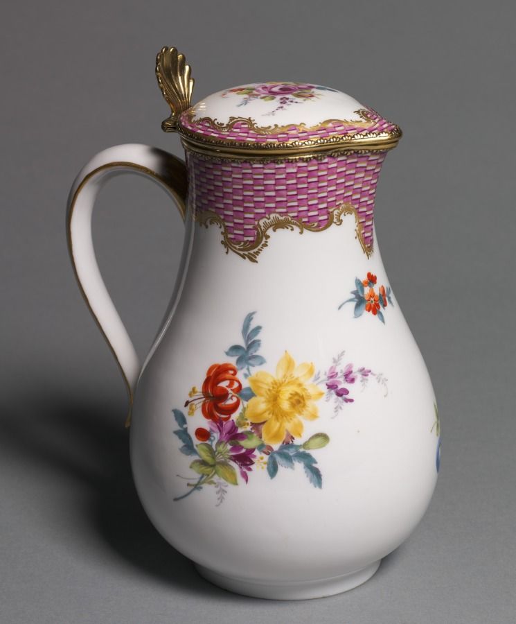 Aiguière en porcelaine, XVIIIe siècle