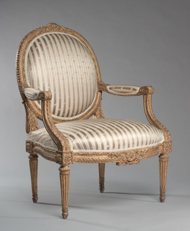 Fauteuil en bois doré, Transition