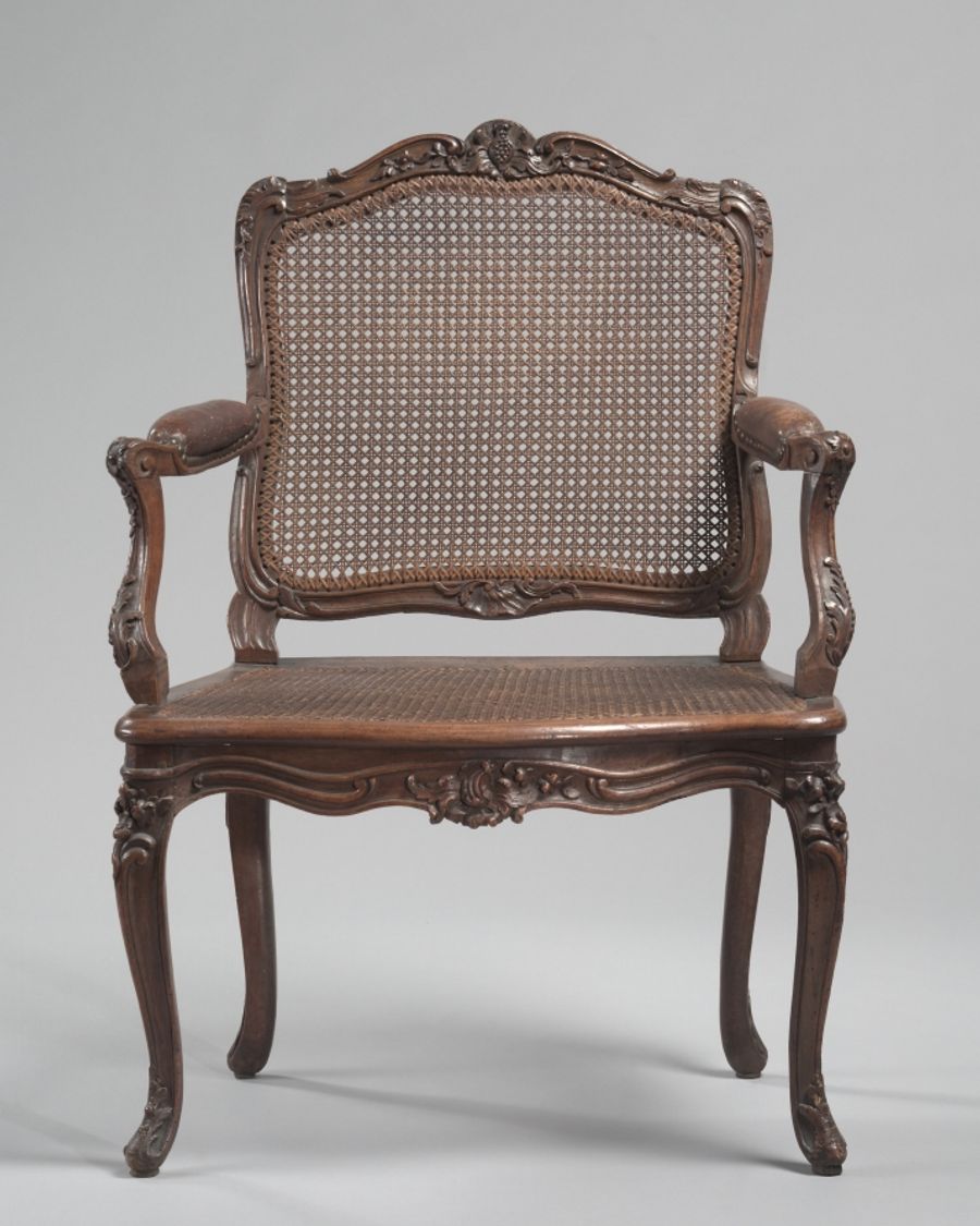 Fauteuil en cannage, Louis XV
