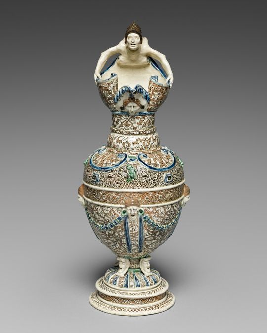 Aiguière en faïence, Henri II