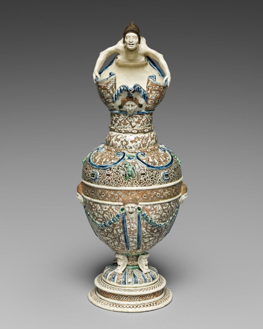 Aiguière en faïence, Henri II