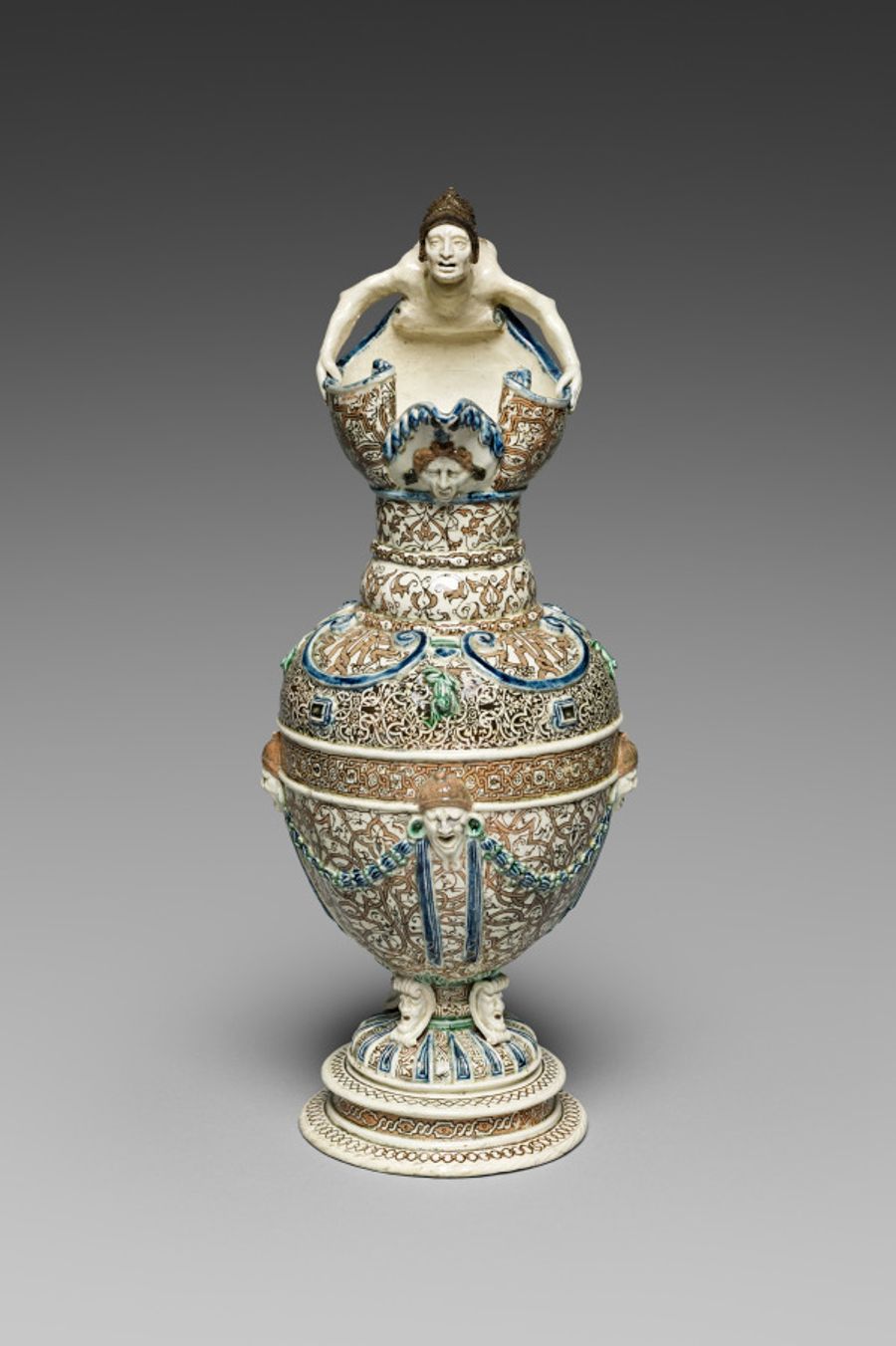 Aiguière en faïence, Henri II