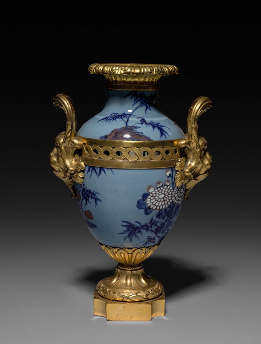 Commode en bronze et porcelaine, Louis XV