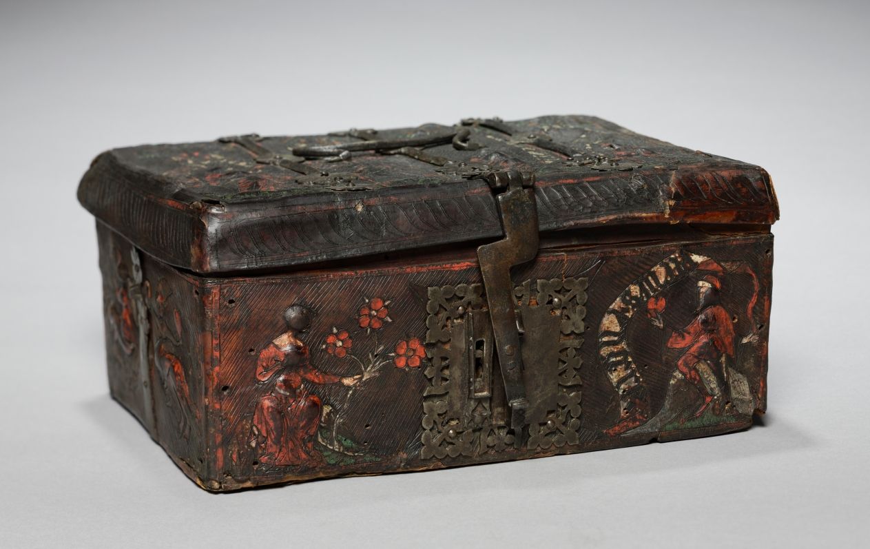 Coffret en fonte et cuir, Moyen Âge