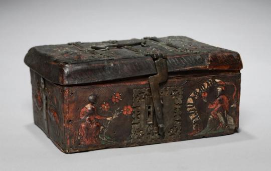 Coffret en fonte et cuir, Moyen Âge