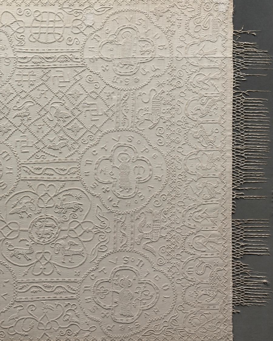 Broderie en lin, Moyen Âge