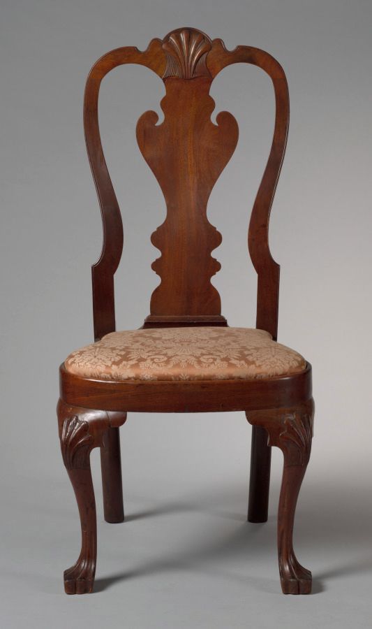 Chaise en noyer, Louis XV