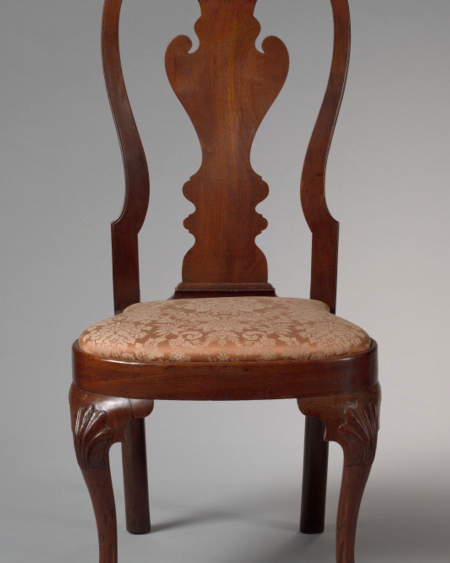 Chaise en noyer, Louis XV