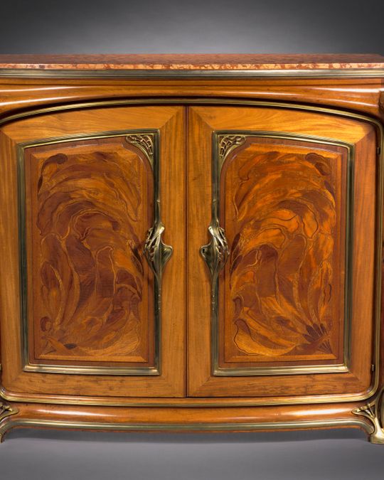 Cabinet en placage, XXe siècle