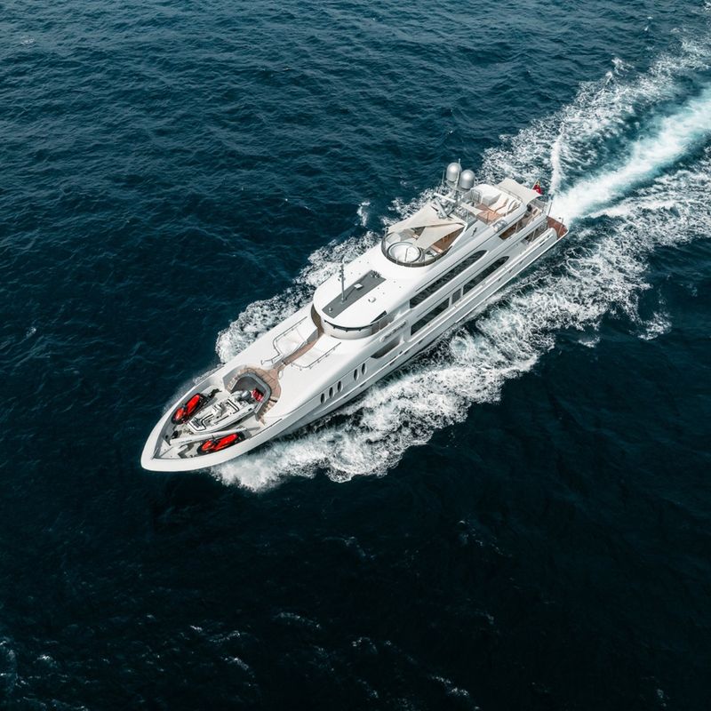 5 Best Luxury Motor Yachts in the US Virgin Islands