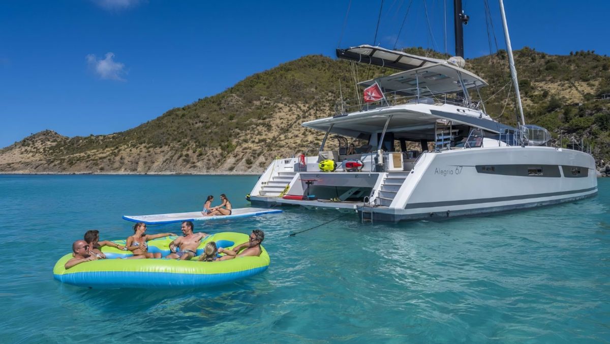 Top 5 Yacht Charters in the US Virgin Islands for Scuba Divers & Water Sports                    