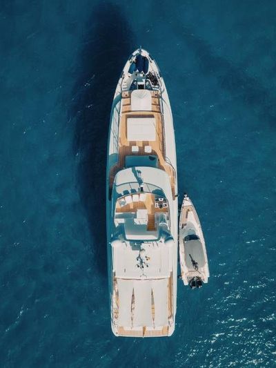 LUXURY YACHT CHARTERS