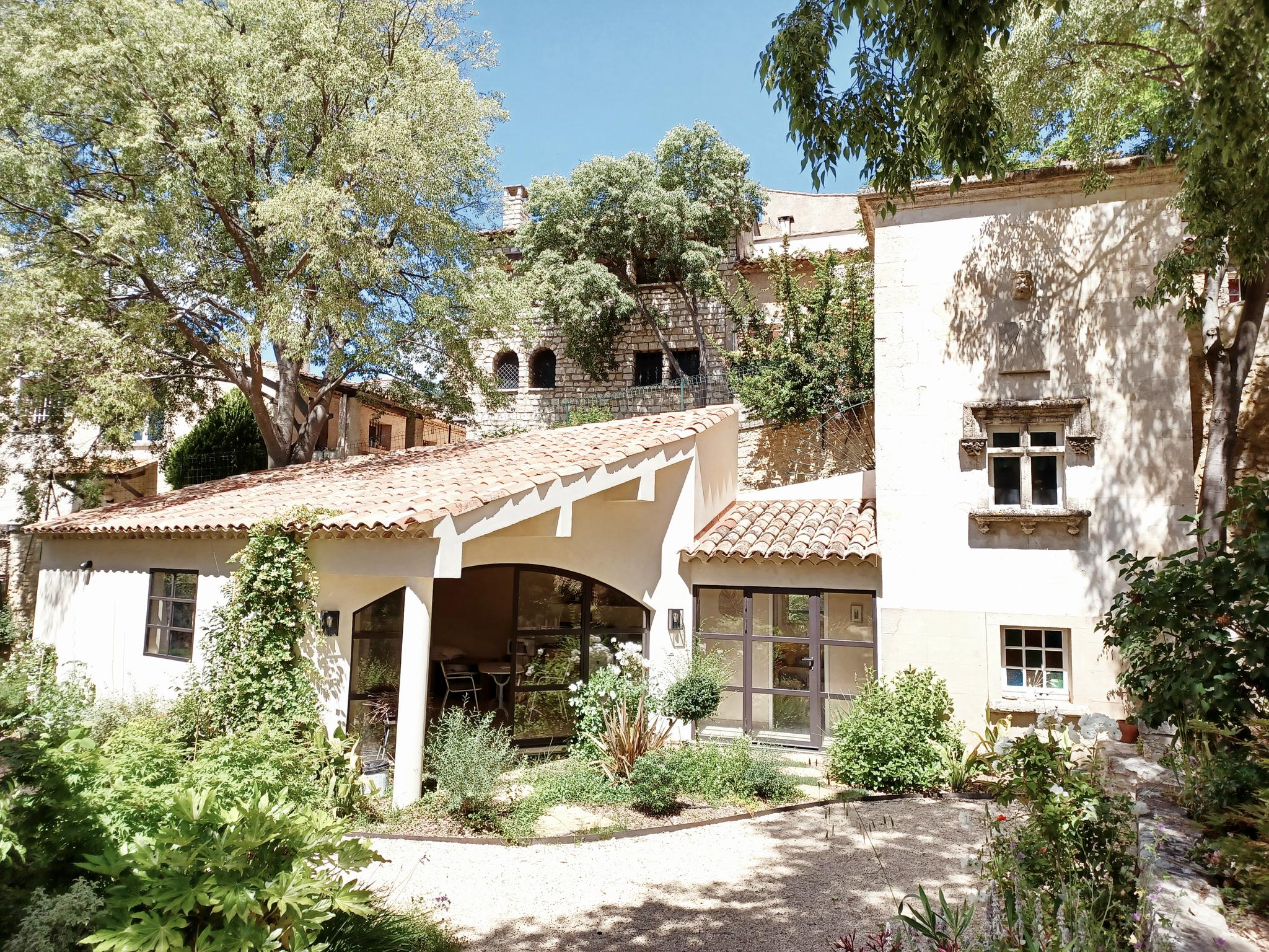 Rénovation d’un ancien abris bois en atelier de poterie et cuisine d’été