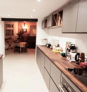 Cuisine refaite à neuf d'une maison typique marseillaise