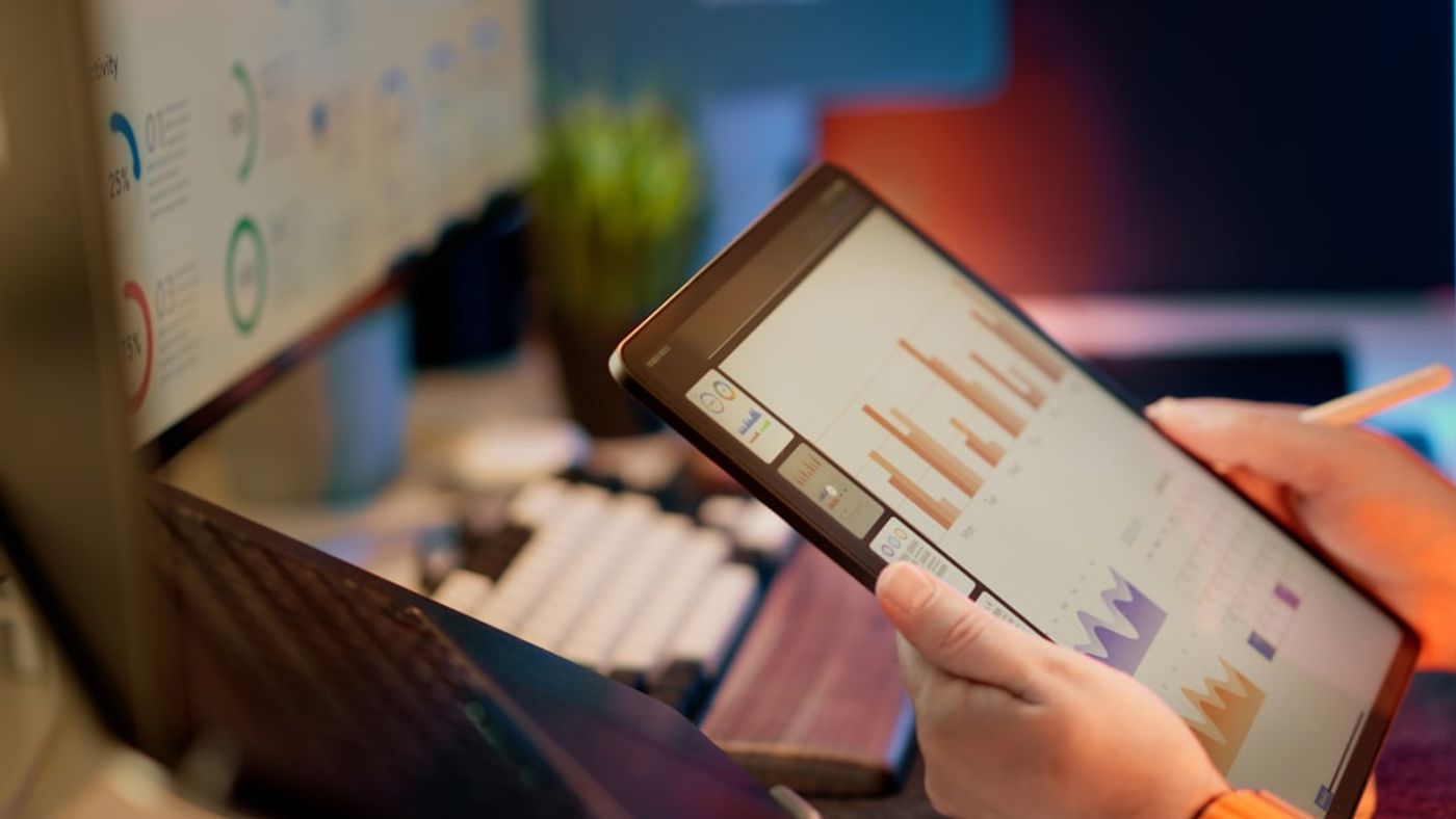 Analytics dashboard showing leads and conversion trend line