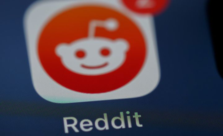 Reddit and Quora Distribution System for AI Search in 2026