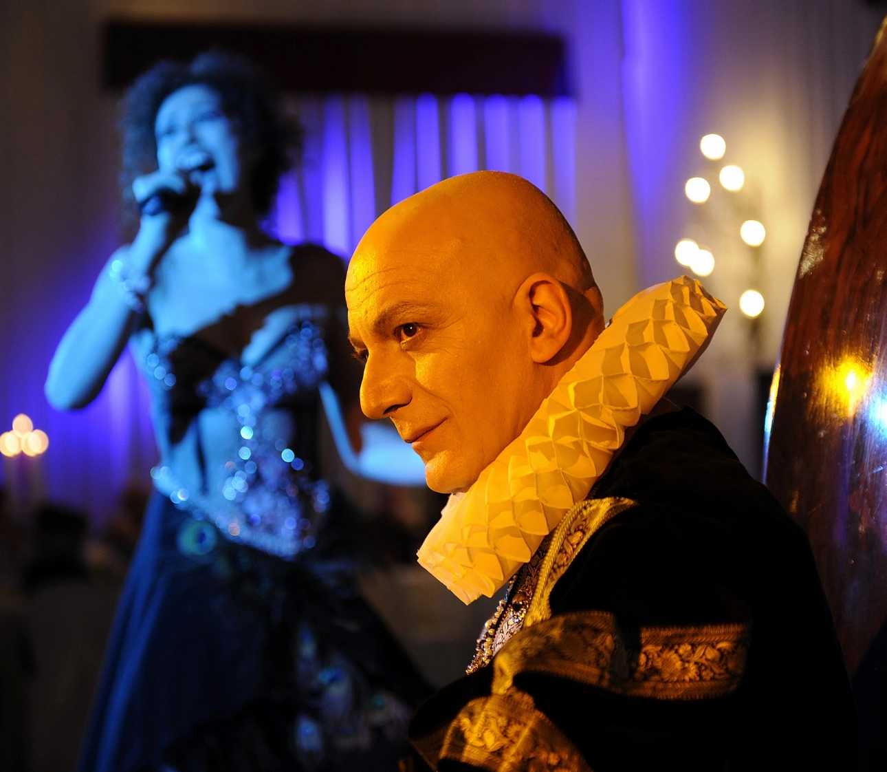 una persona con un costume