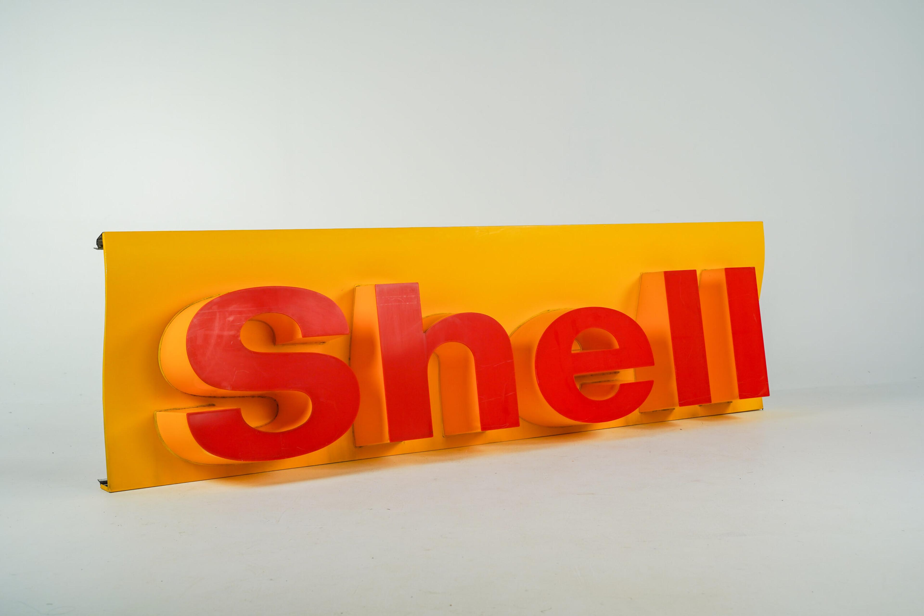 Shell Sign - Angle view right