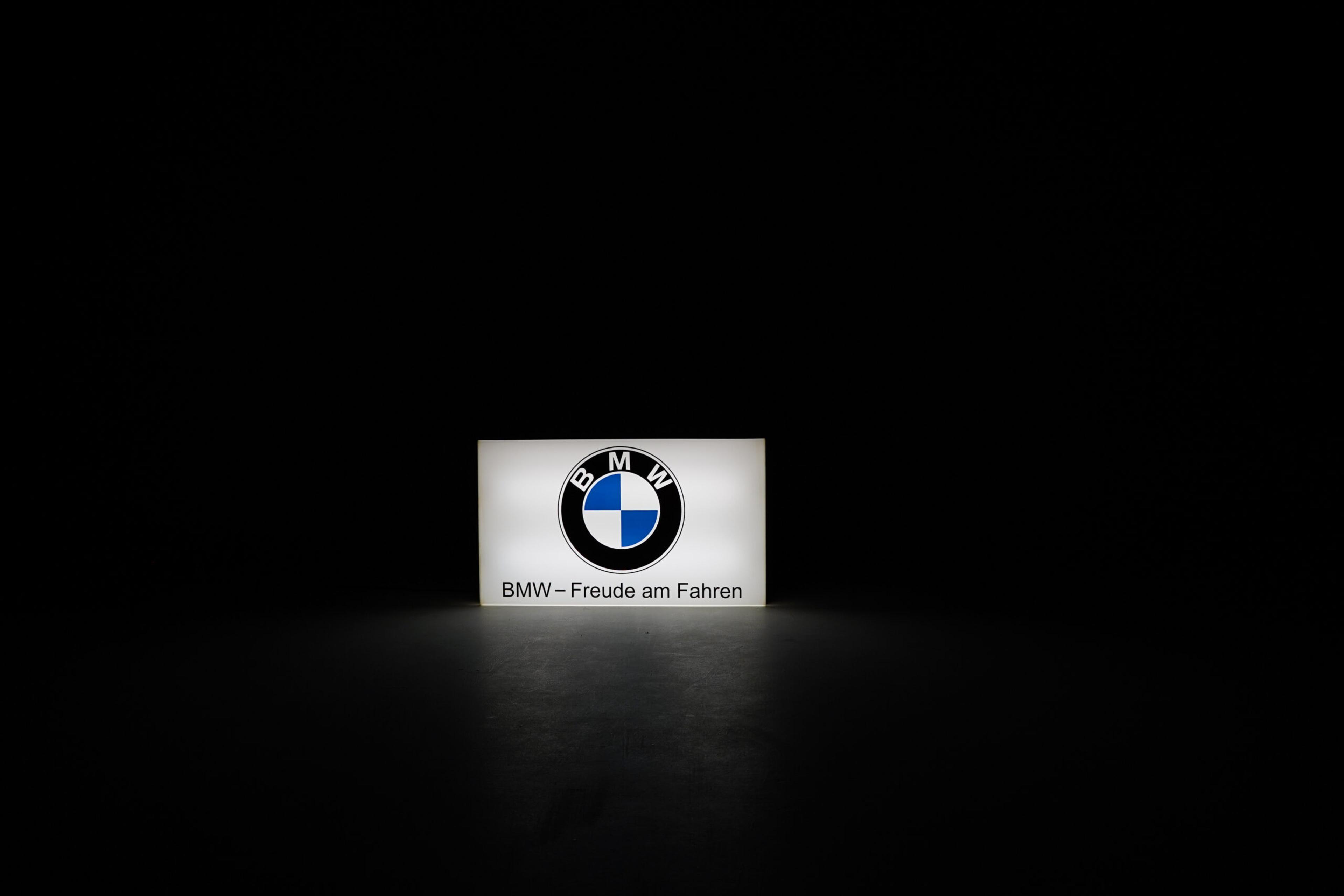BMW Wall Sign - Illuminated in dark